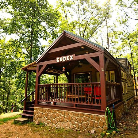 The Codex - Parker Creek Bend Cabins Мурфрисборо Экстерьер фото