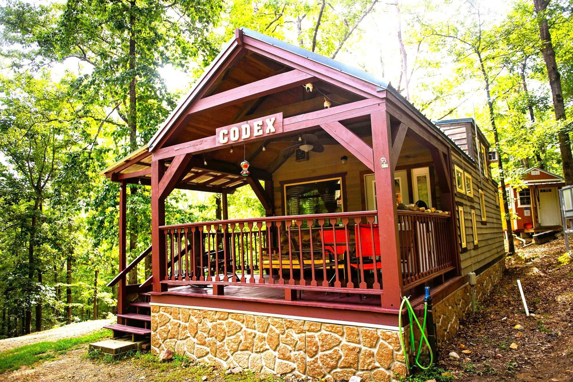 The Codex - Parker Creek Bend Cabins Мурфрисборо Экстерьер фото